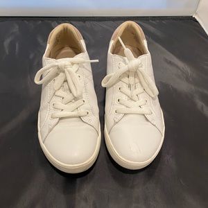 Naturalizer Morrison Leather Casual Shoes Color White Size 9.5 US